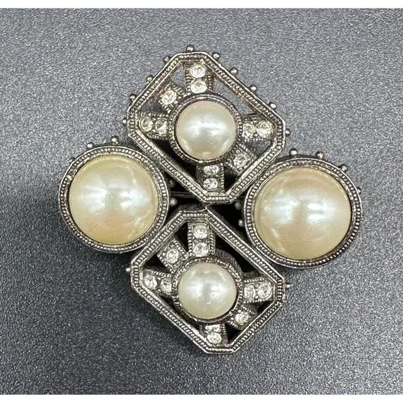 Vintage Brooch Pin Faux Pearl Rhinestones Silver Tone Victorian Style Jewelry - Picture 2 of 7